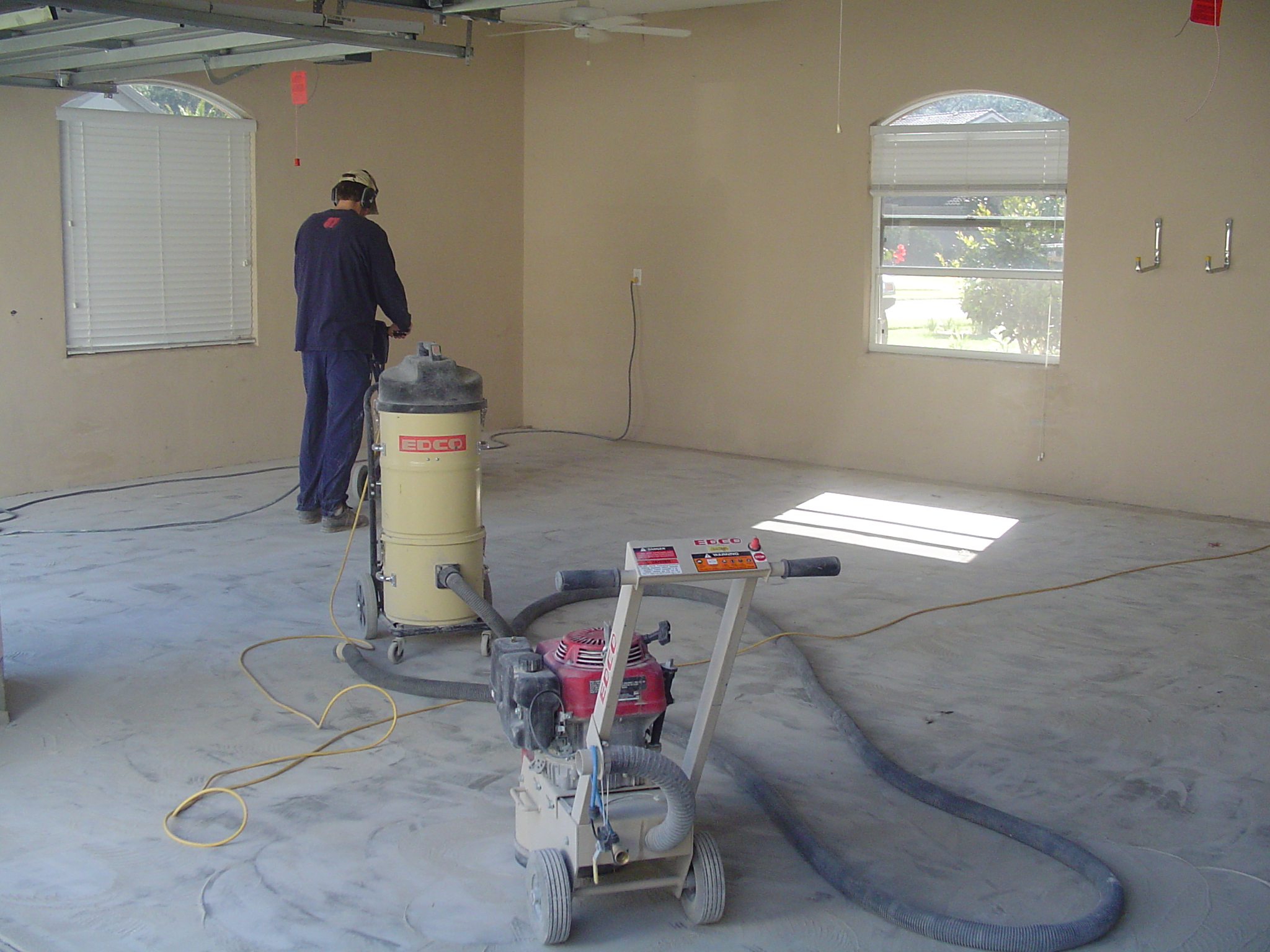 Garage Doctors Easy Clean Flooring in Florida installation-process01